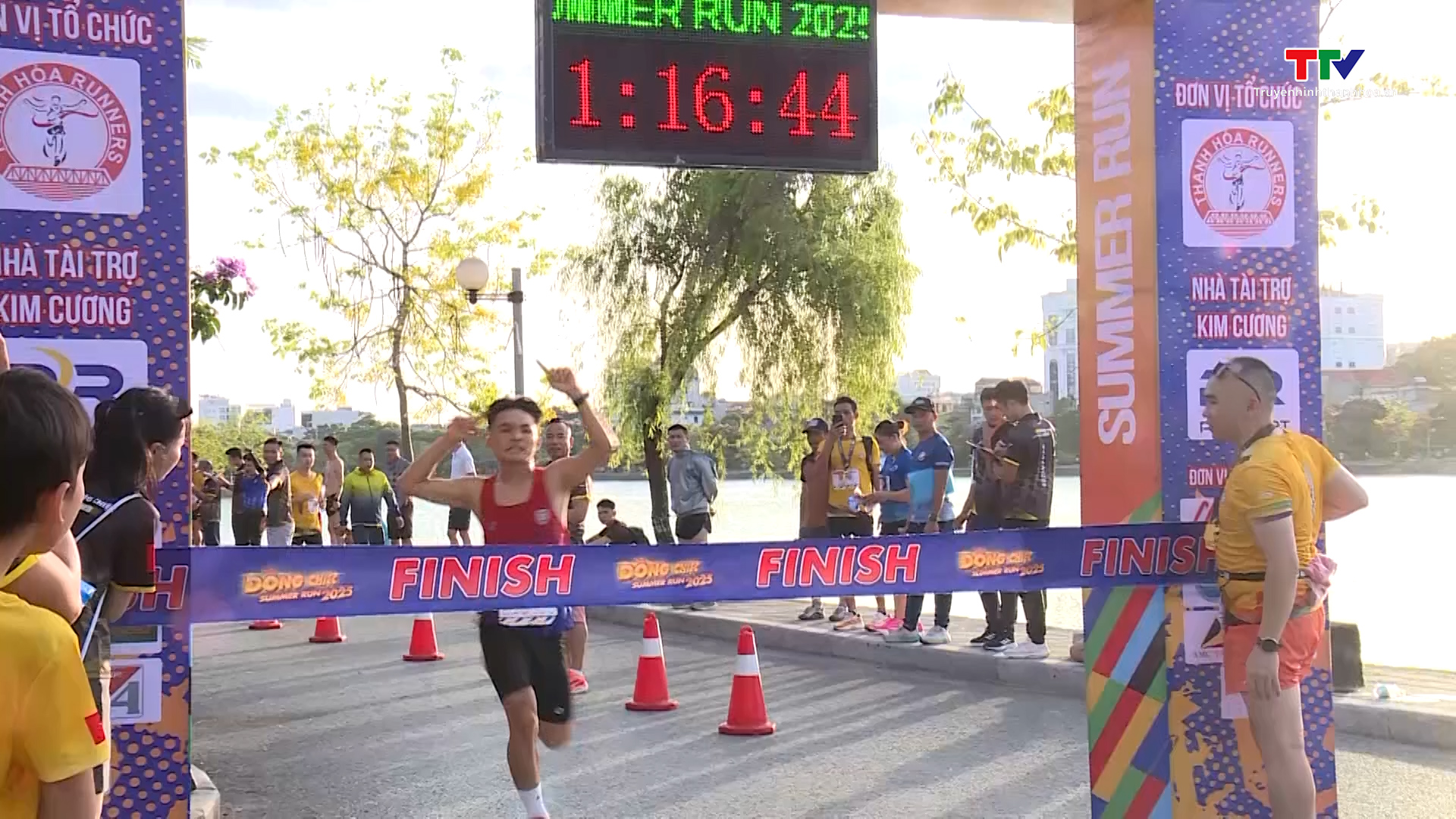 Gần 1.000 runners tham dự Đồng Chiệc Summer Run 2025- Ảnh 2.