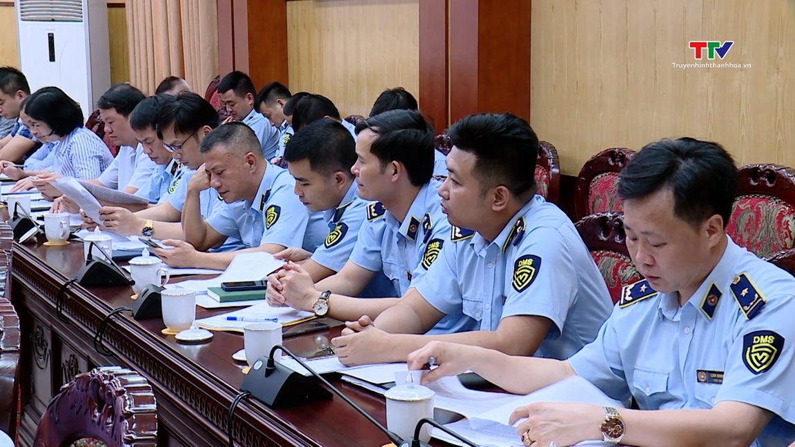 Quyết liệt đấu tranh chống buôn lậu, gian lận thương mại, hàng giả- Ảnh 2. Quyết liệt đấu tranh chống buôn lậu, gian lận thương mại, hàng giả- Ảnh 2.