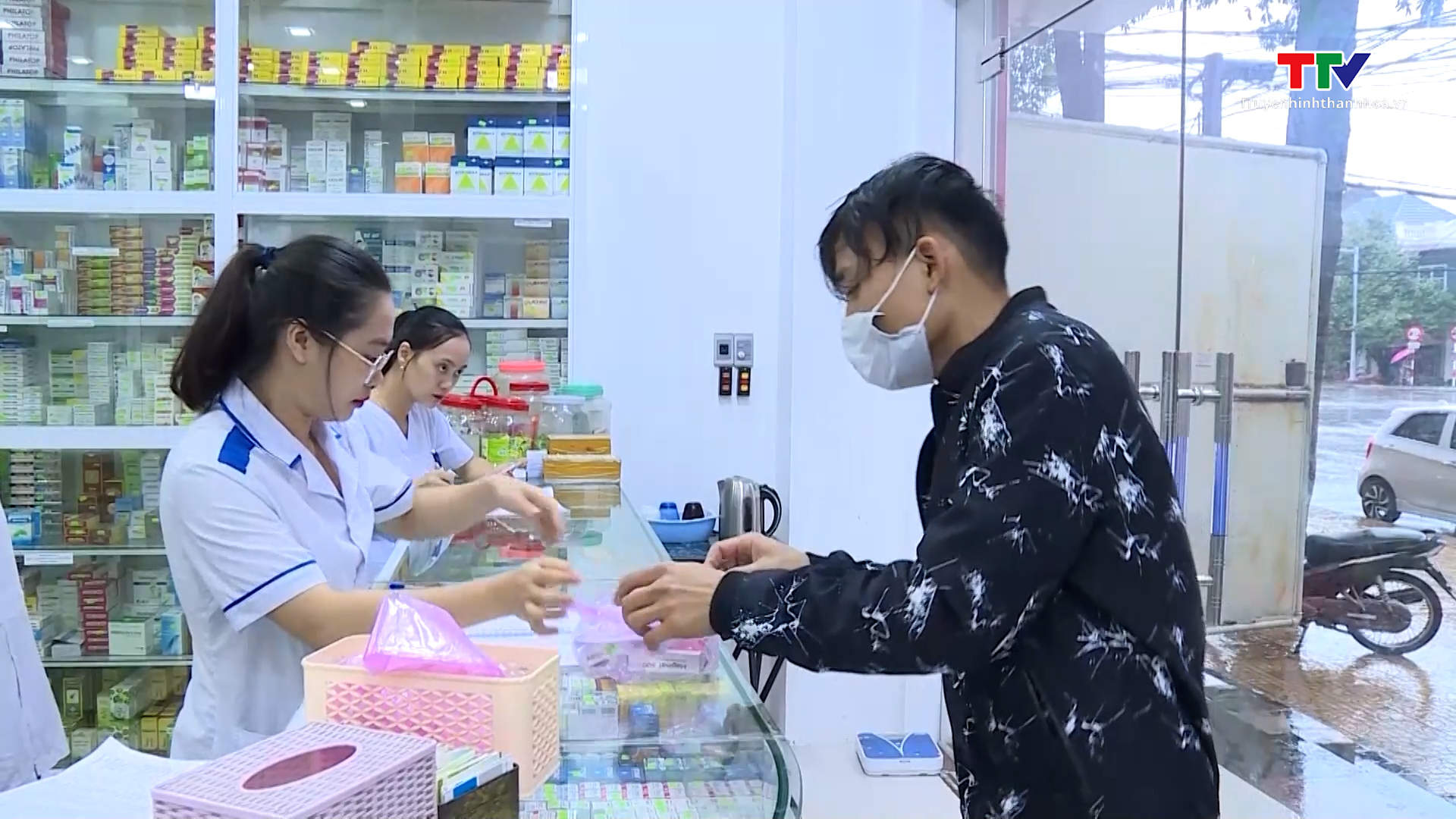 Khuyến cáo không tự ý sử dụng thuốc kháng virus để điều trị COVID-19- Ảnh 1. Khuyến cáo không tự ý sử dụng thuốc kháng virus để điều trị COVID-19- Ảnh 1.