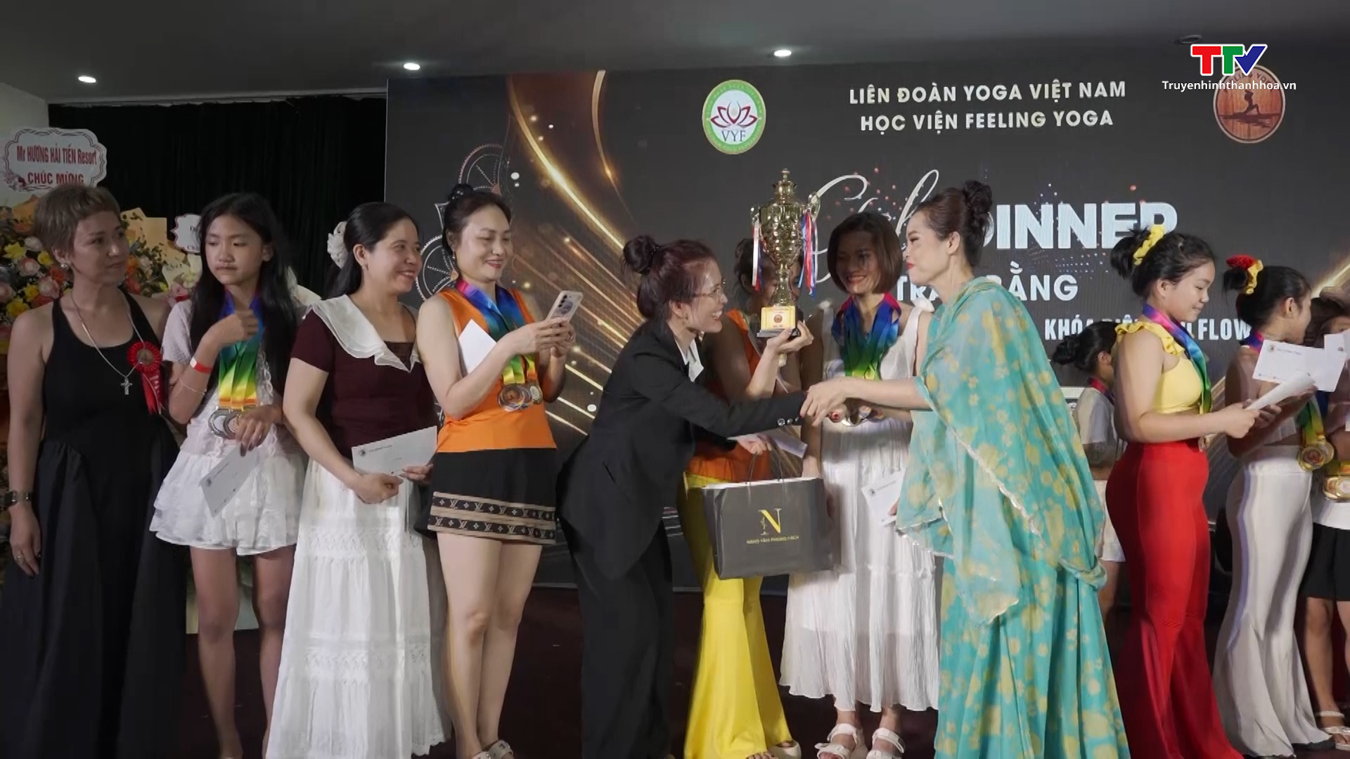 Festival chào hè Flow 3 miền Bắc Trung Nam năm 2025: Tâm huyết và tình yêu yoga lan tỏa cho cộng đồng- Ảnh 4. Festival chào hè Flow 3 miền Bắc Trung Nam năm 2025: Tâm huyết và tình yêu yoga lan tỏa cho cộng đồng- Ảnh 4.