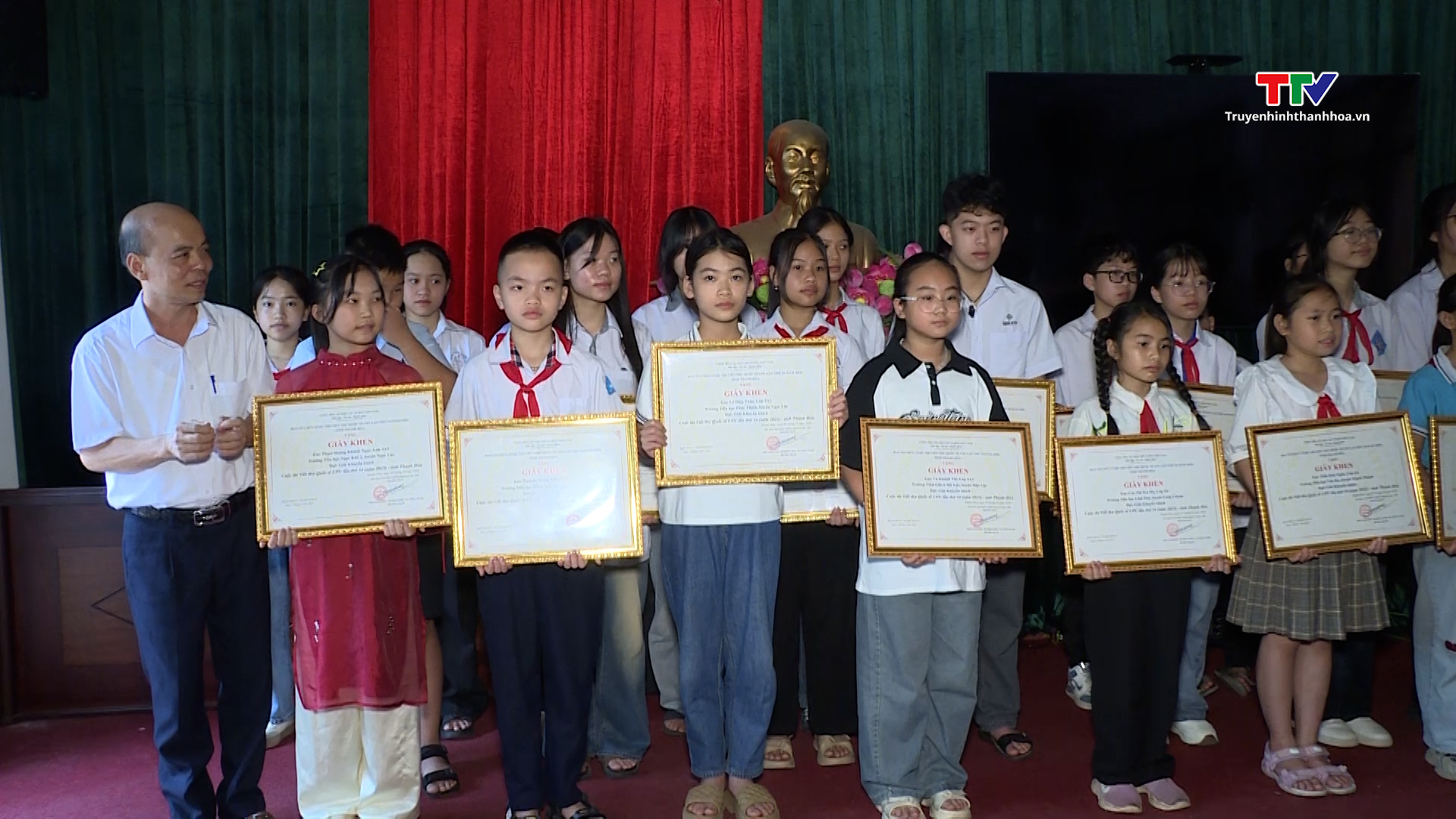 Cuộc thi Viết thư Quốc tế UPU: Nơi những ước mơ cất cánh- Ảnh 2. Cuộc thi Viết thư Quốc tế UPU: Nơi những ước mơ cất cánh- Ảnh 2.