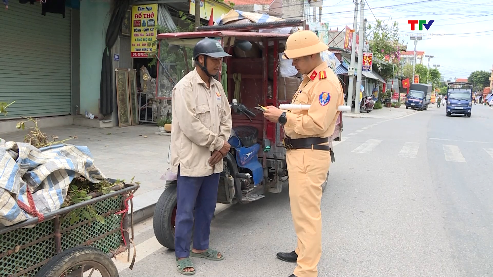 Bảo đảm trật tự an toàn giao thông trên địa bàn huyện Nga Sơn- Ảnh 1. Bảo đảm trật tự an toàn giao thông trên địa bàn huyện Nga Sơn- Ảnh 1.