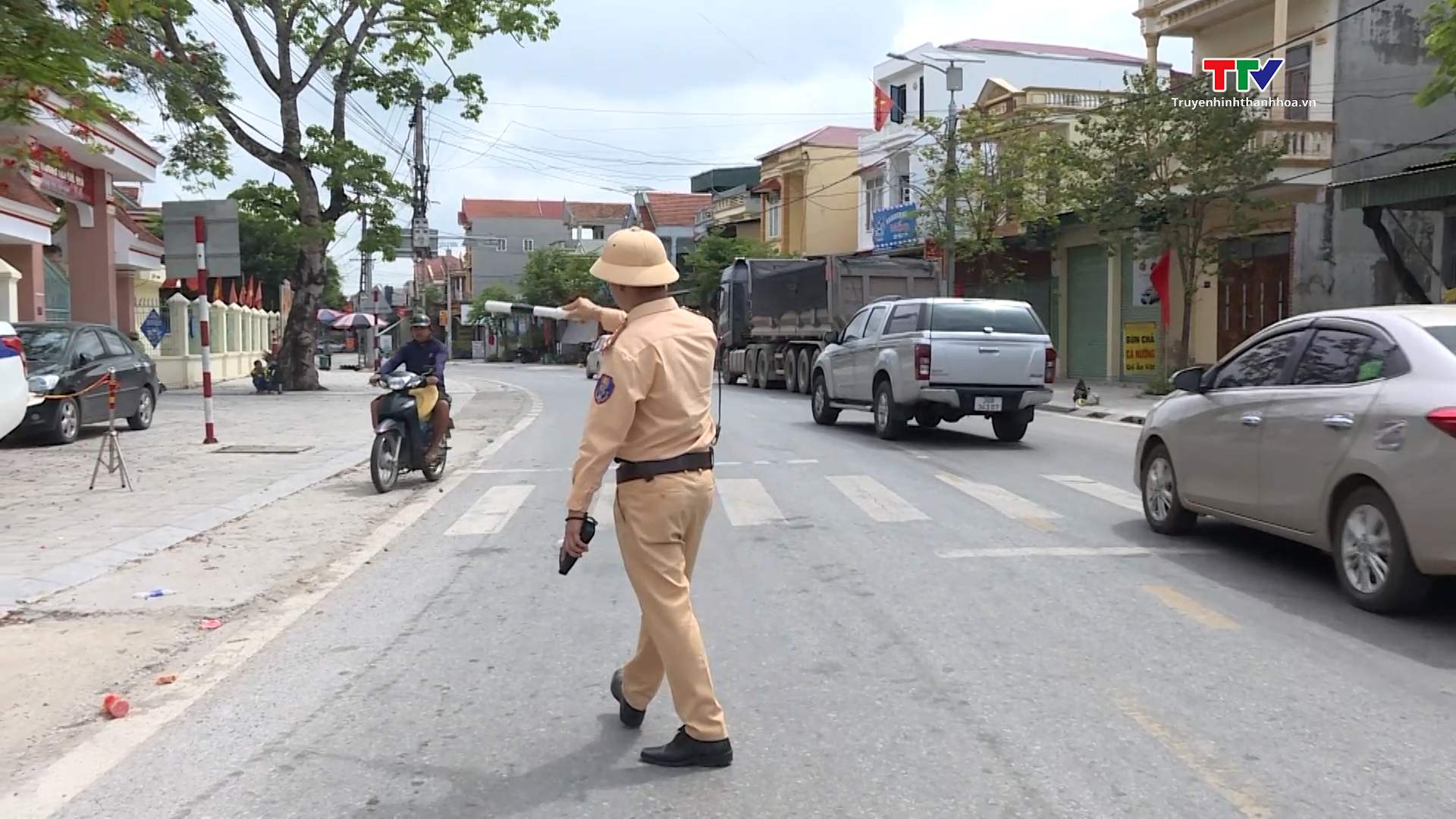 Bảo đảm trật tự an toàn giao thông trên địa bàn huyện Nga Sơn- Ảnh 2. Bảo đảm trật tự an toàn giao thông trên địa bàn huyện Nga Sơn- Ảnh 2.