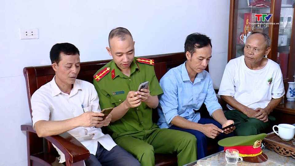 Thanh Hóa hoàn thành lấy ý kiến về dự thảo sửa đổi, bổ sung Hiến pháp năm 2013- Ảnh 2.