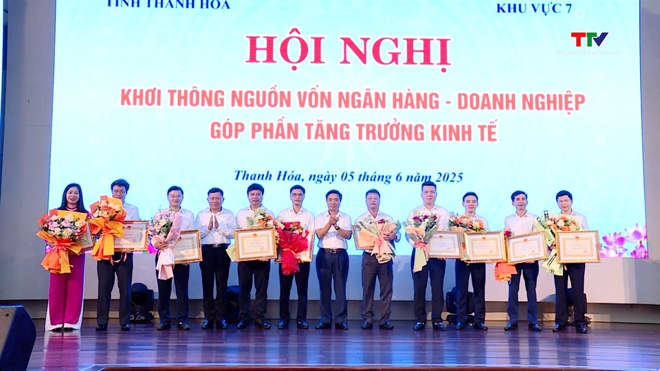 Hội nghị khơi thông nguồn vốn ngân hàng – doanh nghiệp, góp phần tăng trưởng kinh tế- Ảnh 7. Hội nghị khơi thông nguồn vốn ngân hàng – doanh nghiệp, góp phần tăng trưởng kinh tế- Ảnh 7.