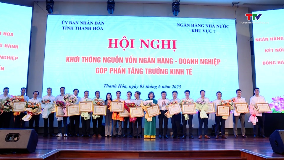 Hội nghị khơi thông nguồn vốn ngân hàng – doanh nghiệp, góp phần tăng trưởng kinh tế- Ảnh 8. Hội nghị khơi thông nguồn vốn ngân hàng – doanh nghiệp, góp phần tăng trưởng kinh tế- Ảnh 8.
