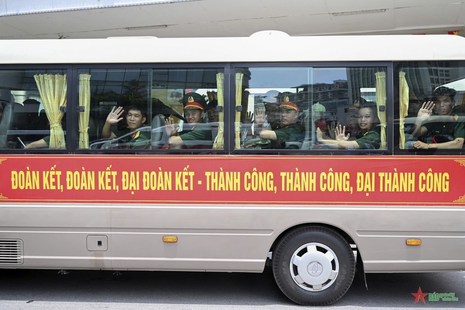 Hà Nội đón các đoàn tham gia diễu binh, diễu hành kỷ niệm 80 năm Quốc khánh- Ảnh 13. Hà Nội đón các đoàn tham gia diễu binh, diễu hành kỷ niệm 80 năm Quốc khánh- Ảnh 13.