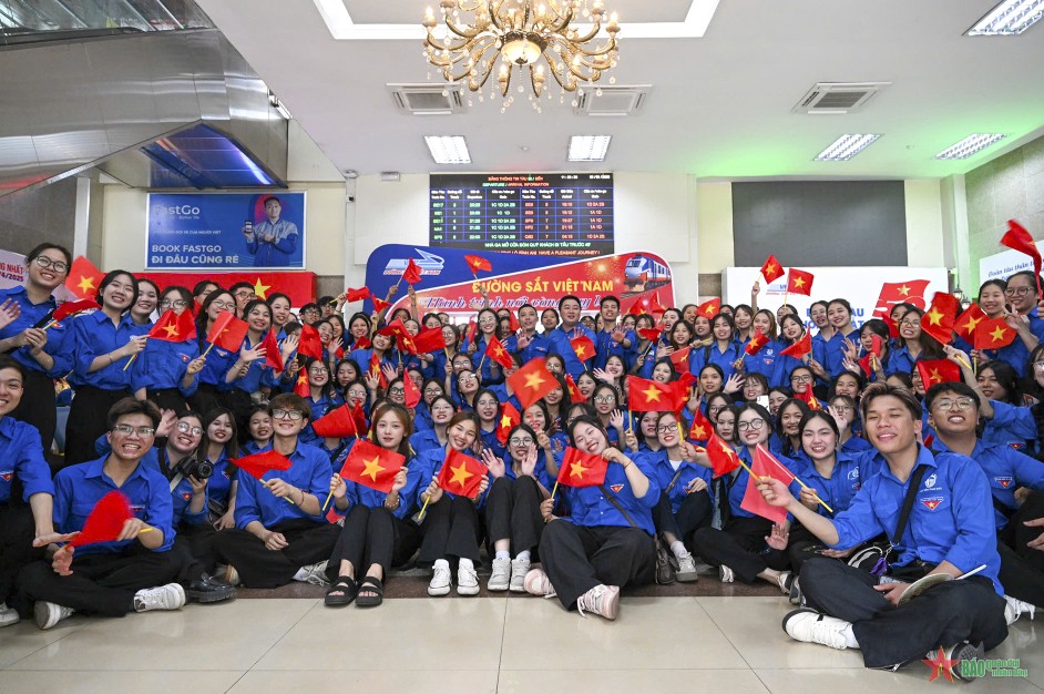 Hà Nội đón các đoàn tham gia diễu binh, diễu hành kỷ niệm 80 năm Quốc khánh- Ảnh 14. Hà Nội đón các đoàn tham gia diễu binh, diễu hành kỷ niệm 80 năm Quốc khánh- Ảnh 14.