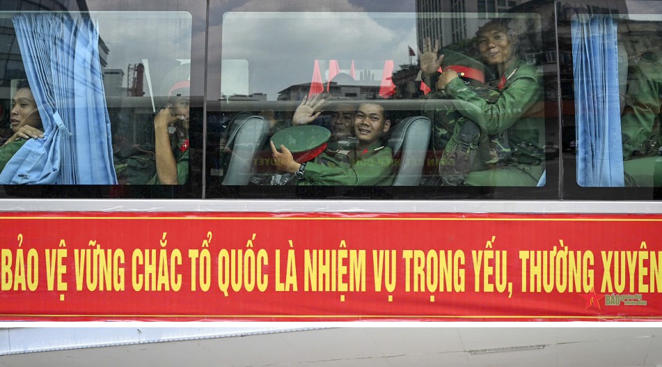 Hà Nội đón các đoàn tham gia diễu binh, diễu hành kỷ niệm 80 năm Quốc khánh- Ảnh 12. Hà Nội đón các đoàn tham gia diễu binh, diễu hành kỷ niệm 80 năm Quốc khánh- Ảnh 12.