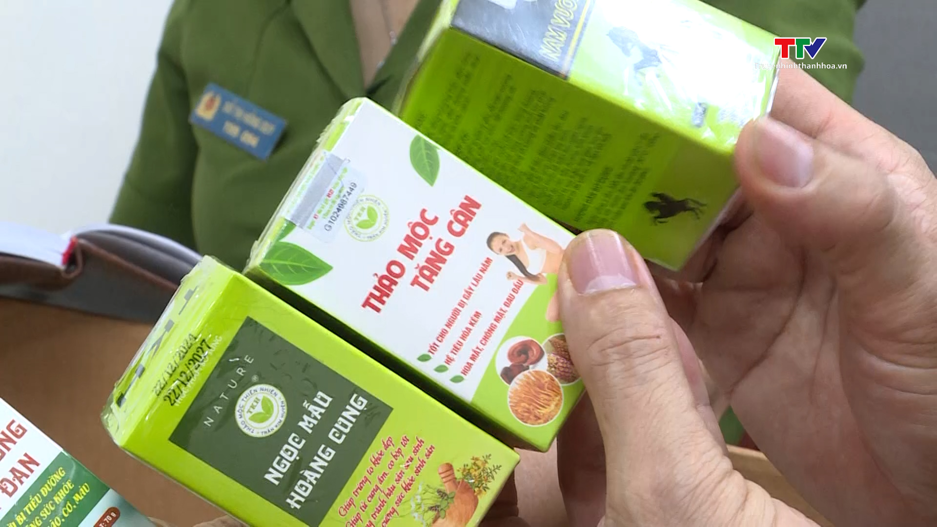 Khởi tố đối tượng sản xuất, buôn bán hàng giả là thực phẩm chức năng- Ảnh 1. Khởi tố đối tượng sản xuất, buôn bán hàng giả là thực phẩm chức năng- Ảnh 1.