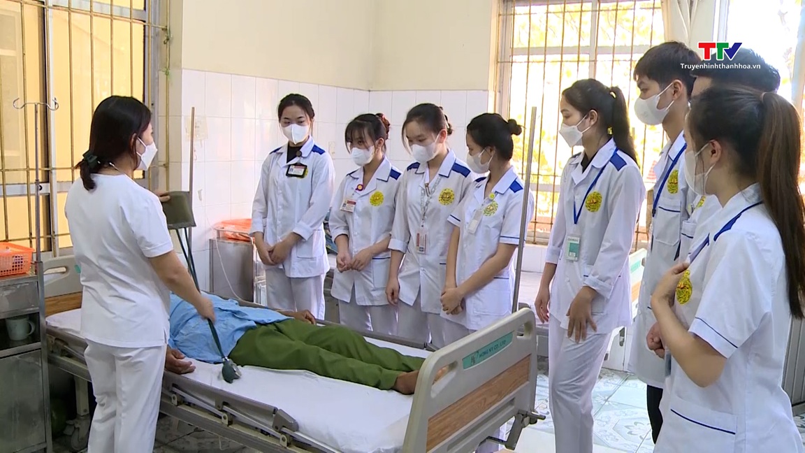Đẩy mạnh đào tạo và phát triển ngành điều dưỡng- Ảnh 1. Đẩy mạnh đào tạo và phát triển ngành điều dưỡng- Ảnh 1.