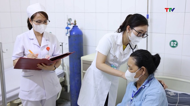 Bảo vệ sức khỏe người cao tuổi trong thời tiết nắng nóng- Ảnh 2. Bảo vệ sức khỏe người cao tuổi trong thời tiết nắng nóng- Ảnh 2.