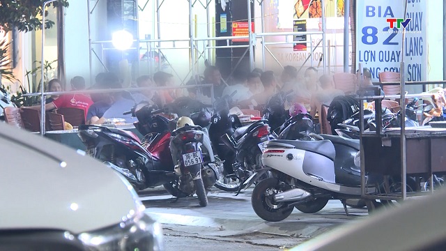 Tình trạng vi phạm nồng độ cồn khi điều khiển phương tiện tham gia giao thông có chiều hướng tăng- Ảnh 1. Tình trạng vi phạm nồng độ cồn khi điều khiển phương tiện tham gia giao thông có chiều hướng tăng- Ảnh 1.