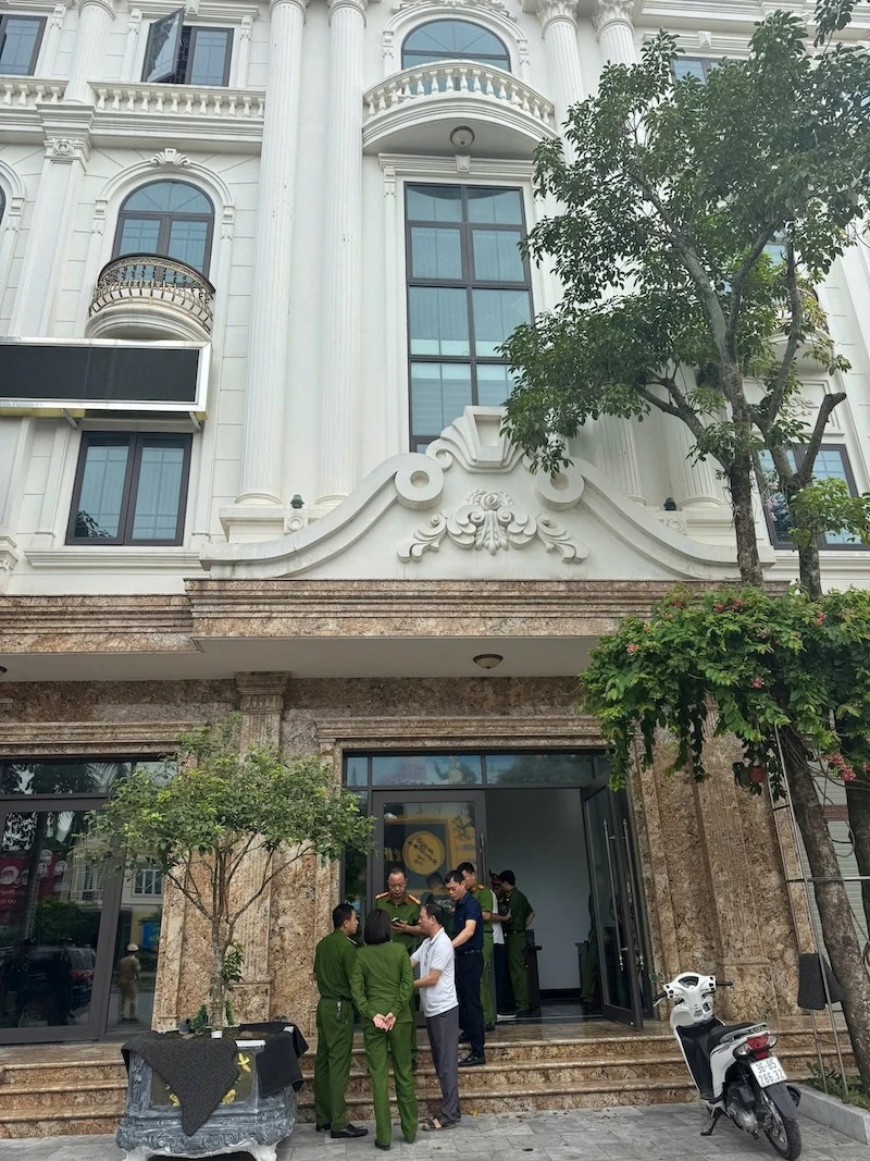 Công an tỉnh Thanh Hóa khám xét nơi ở của Bùi Quốc Ý- Ảnh 1. Công an tỉnh Thanh Hóa khám xét nơi ở của Bùi Quốc Ý- Ảnh 1.