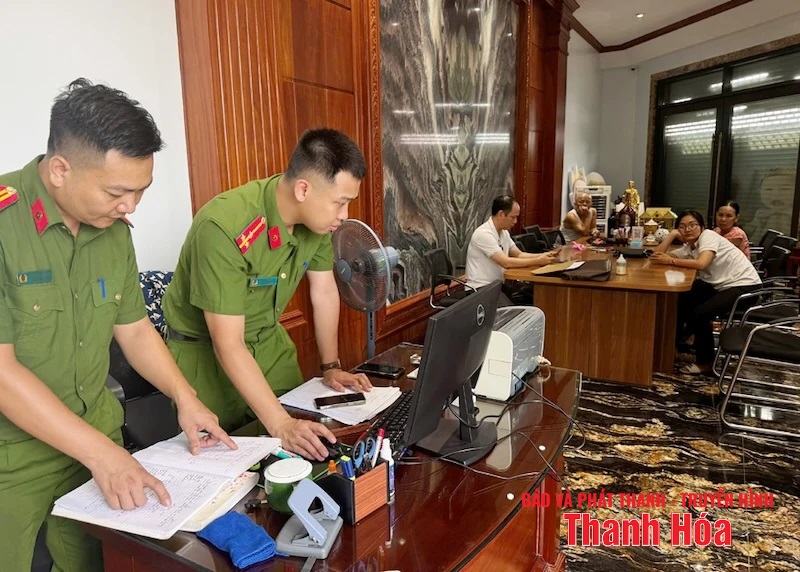 Công an tỉnh Thanh Hóa khám xét nơi ở của Bùi Quốc Ý- Ảnh 3. Công an tỉnh Thanh Hóa khám xét nơi ở của Bùi Quốc Ý- Ảnh 3.