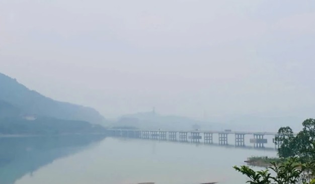 Vận hành điều tiết lũ hồ Yên Mỹ từ 11h ngày 22/7
- Ảnh 1. Vận hành điều tiết lũ hồ Yên Mỹ từ 11h ngày 22/7
- Ảnh 1.