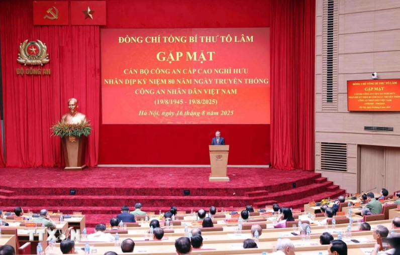 80 năm - Vinh quang Công an Nhân dân Việt Nam- Ảnh 1.