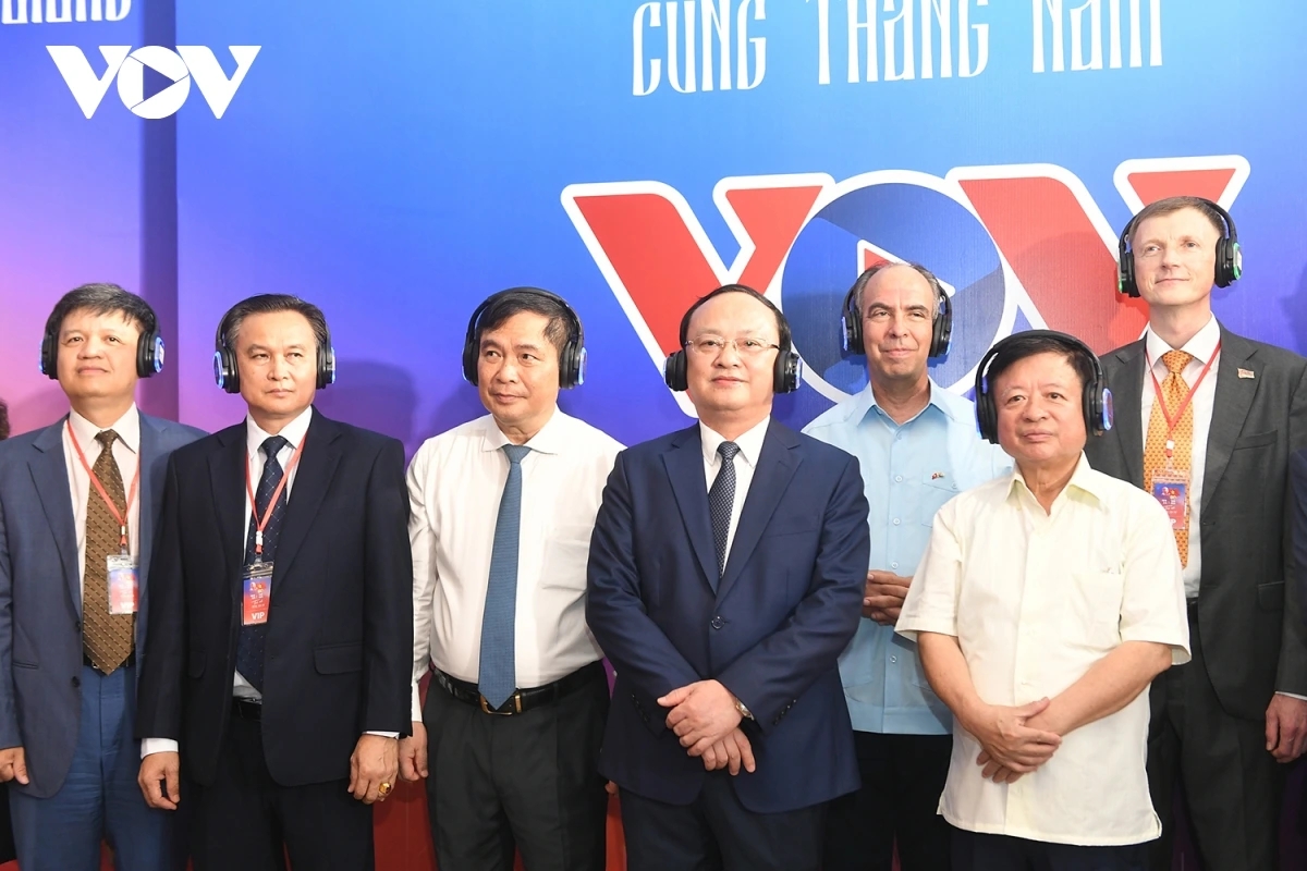 Thực tế ảo "Trở về thời khắc thiêng liêng" - Tầm vóc lịch sử, công nghệ và chiến lược của Đài Tiếng nói Việt Nam- Ảnh 3. Thực tế ảo "Trở về thời khắc thiêng liêng" - Tầm vóc lịch sử, công nghệ và chiến lược của Đài Tiếng nói Việt Nam- Ảnh 3.