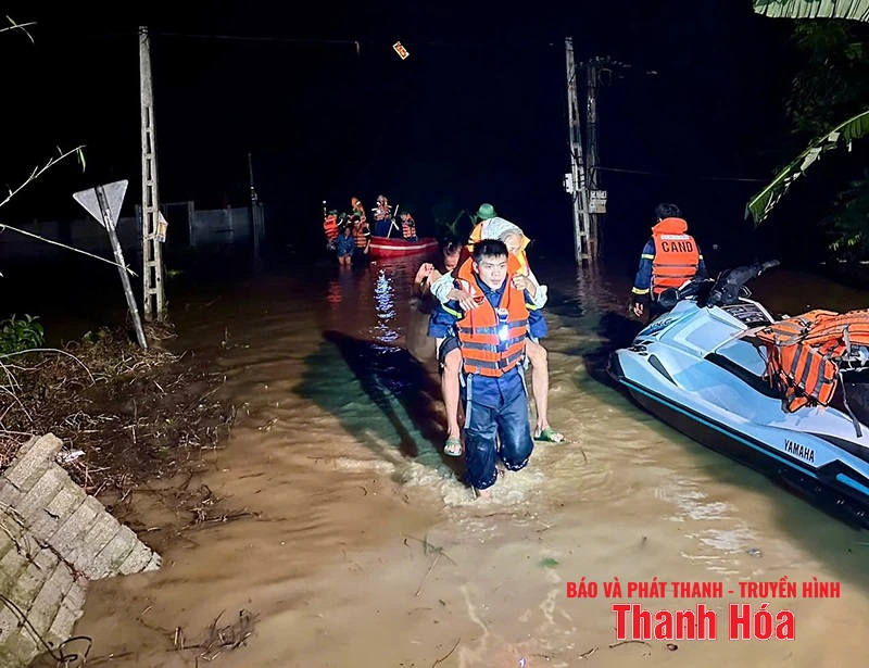 Giao nhiệm vụ cụ thể cho một số xã, phường, tập trung ứng phó, khắc phục hậu quả của mưa bão- Ảnh 2. Giao nhiệm vụ cụ thể cho một số xã, phường, tập trung ứng phó, khắc phục hậu quả của mưa bão- Ảnh 2.