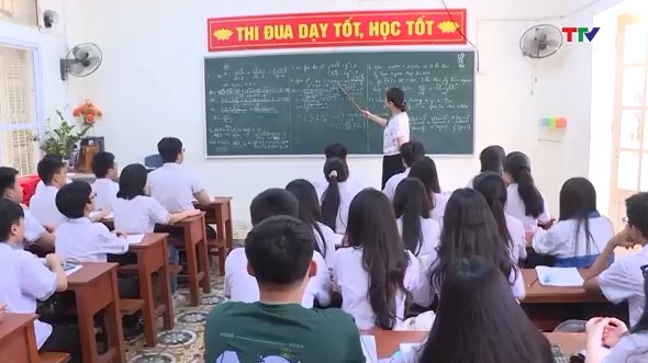 Bộ Chính trị ban hành Nghị quyết về đột phá phát triển giáo dục và đào tạo
- Ảnh 2. Bộ Chính trị ban hành Nghị quyết về đột phá phát triển giáo dục và đào tạo
- Ảnh 2.
