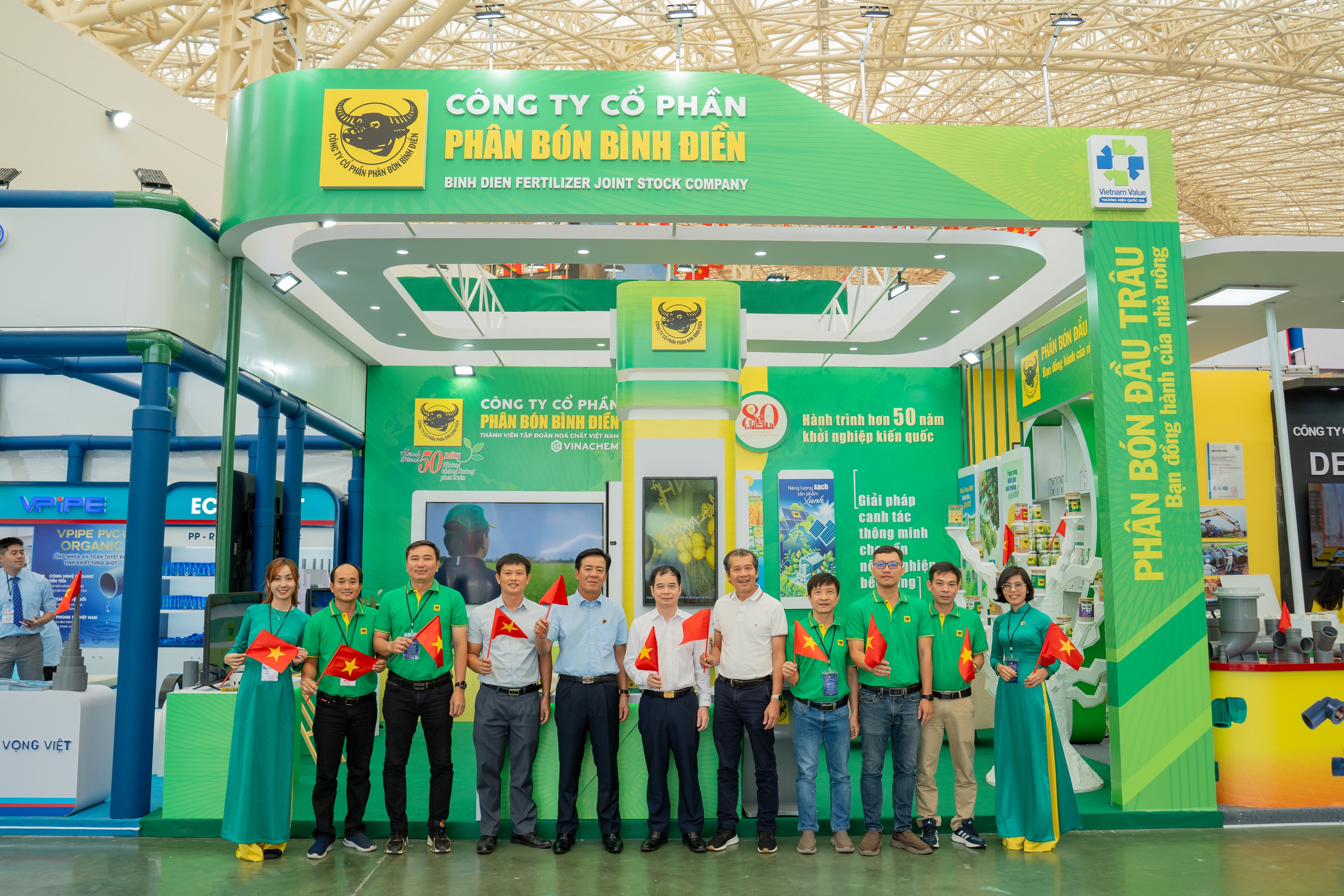 Phân bón Bình Điền: Khẳng định vị thế thương hiệu quốc gia với tầm nhìn “Xanh hóa - Số hóa” tại Triển lãm 80 năm thành tựu đất nước- Ảnh 4. Phân bón Bình Điền: Khẳng định vị thế thương hiệu quốc gia với tầm nhìn “Xanh hóa - Số hóa” tại Triển lãm 80 năm thành tựu đất nước- Ảnh 4.