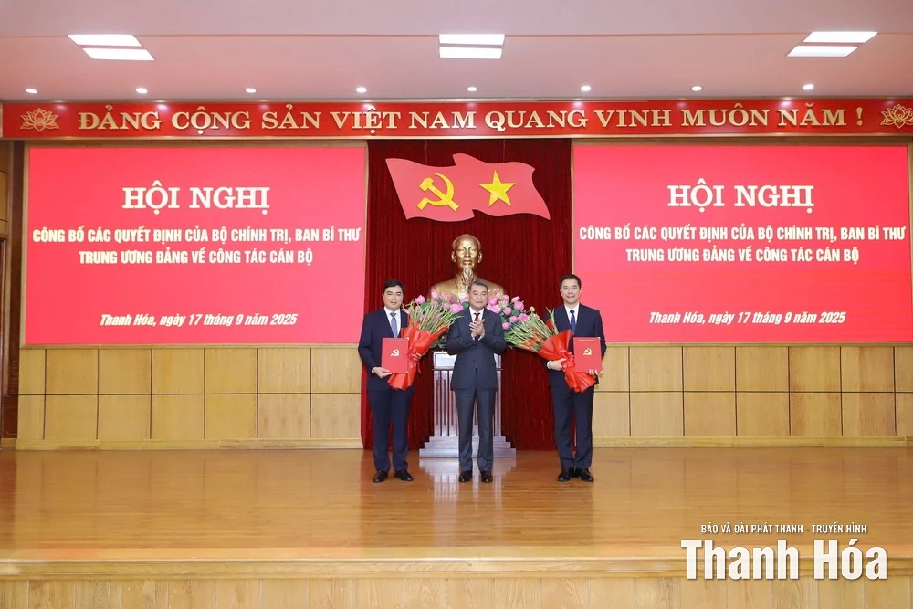 Công bố quyết định của Bộ Chính trị, Ban Bí thư điều động, chỉ định đồng chí Nguyễn Hoài Anh và đồng chí Nguyễn Hồng Phong giữ chức Phó Bí thư Tỉnh ủy Thanh Hóa- Ảnh 5.