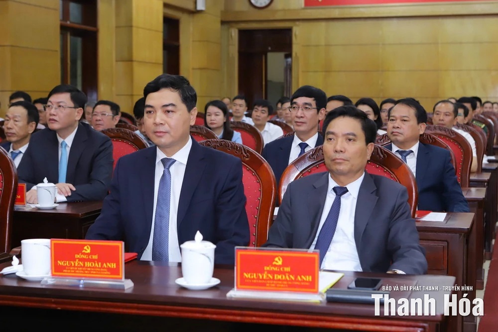Công bố quyết định của Bộ Chính trị, Ban Bí thư điều động, chỉ định đồng chí Nguyễn Hoài Anh và đồng chí Nguyễn Hồng Phong giữ chức Phó Bí thư Tỉnh ủy Thanh Hóa- Ảnh 8.