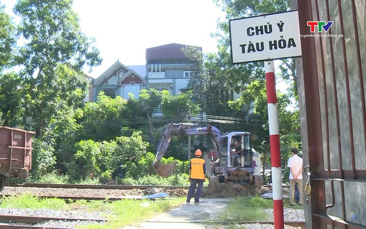 Tăng cường bảo đảm trật tự, an toàn giao thông đường sắt trong tình hình mới