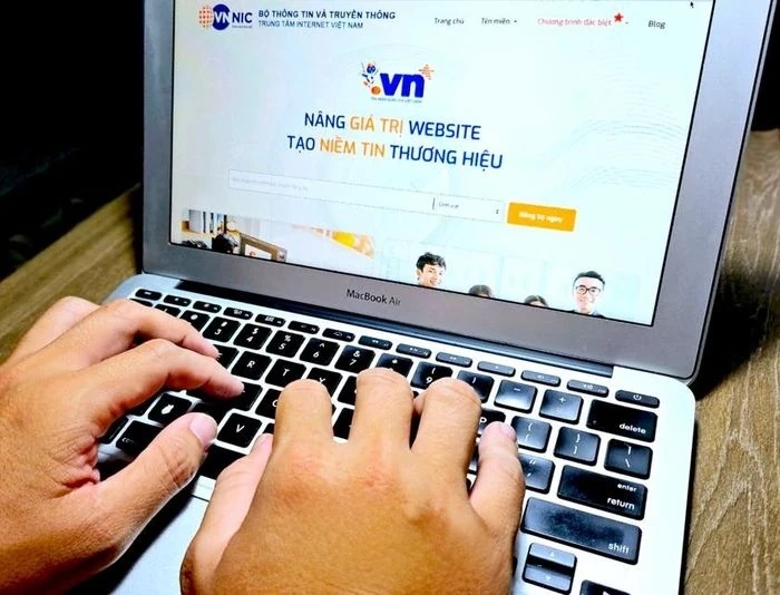 Tiếp tục hỗ trợ người dân, doanh nghiệp sử dụng tên miền quốc gia “.vn”- Ảnh 1.