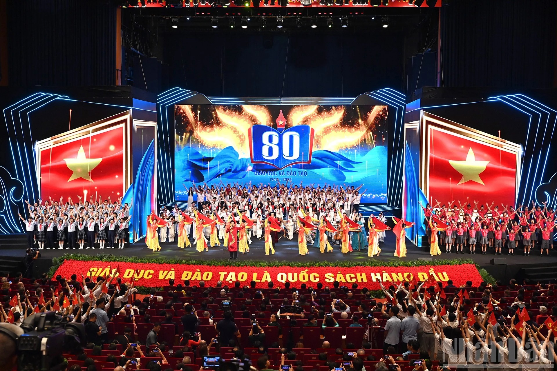 Phát biểu của Tổng Bí thư Tô Lâm tại Lễ kỷ niệm 80 năm truyền thống Ngành Giáo dục và Khai giảng năm học mới 2025 - 2026- Ảnh 3. Phát biểu của Tổng Bí thư Tô Lâm tại Lễ kỷ niệm 80 năm truyền thống Ngành Giáo dục và Khai giảng năm học mới 2025 - 2026- Ảnh 3.