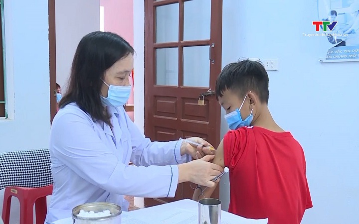 Ti&ecirc;m vaccine: L&aacute; chắn bảo vệ sức khỏe trẻ em