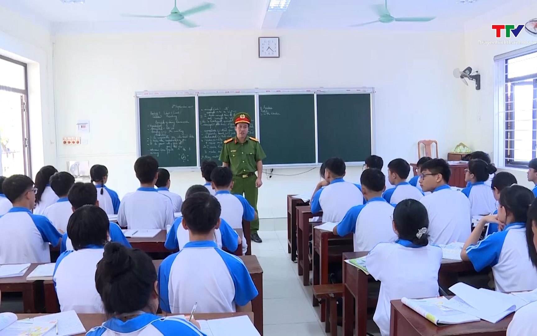 Đổi mới phương ph&aacute;p gi&aacute;o dục an to&agrave;n giao th&ocirc;ng