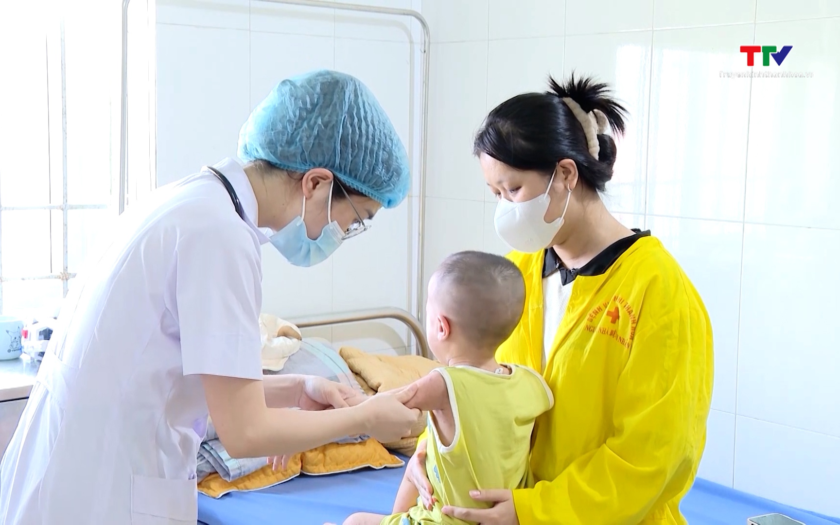 Sốt xuất huyết, tay ch&acirc;n miệng vẫn tiềm ẩn nguy cơ biến chứng nặng 