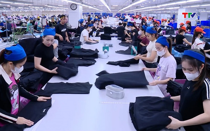 Duy tr&igrave; thưởng Tết gắn kết người lao động với doanh nghiệp