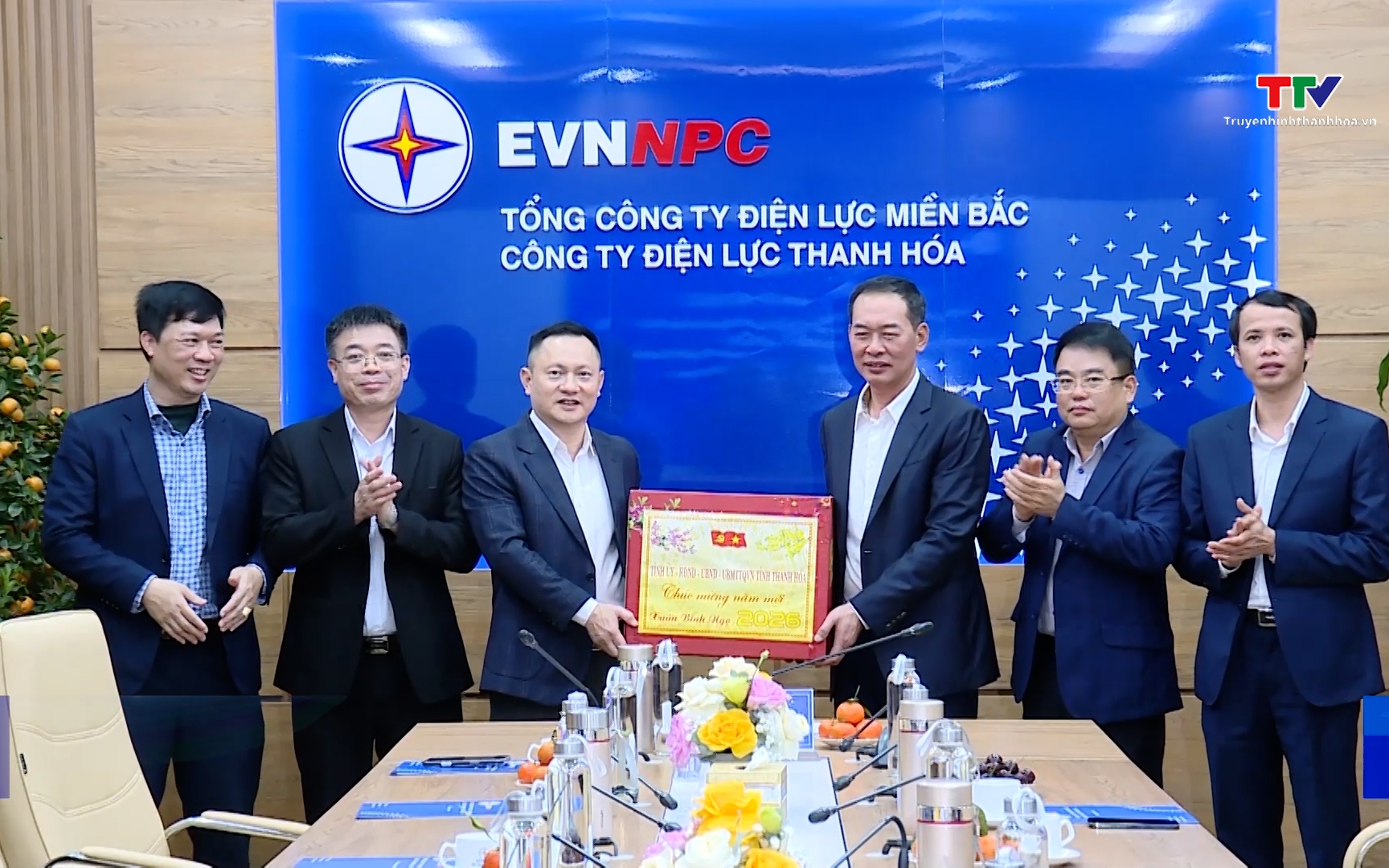 Ph&oacute; B&iacute; thư Tỉnh ủy Trịnh Tuấn Sinh ch&uacute;c Tết C&ocirc;ng ty Điện lực Thanh H&oacute;a