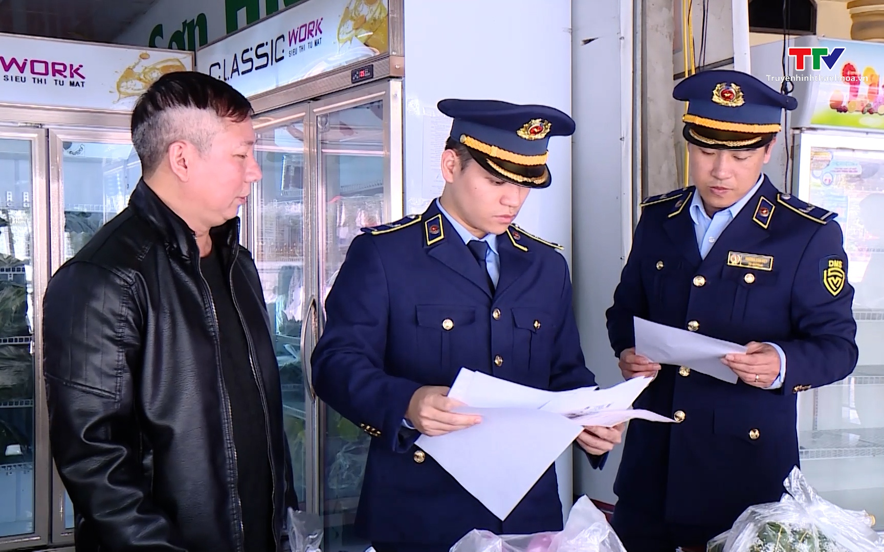 Siết chặt kiểm so&aacute;t an to&agrave;n thực phẩm dịp Tết