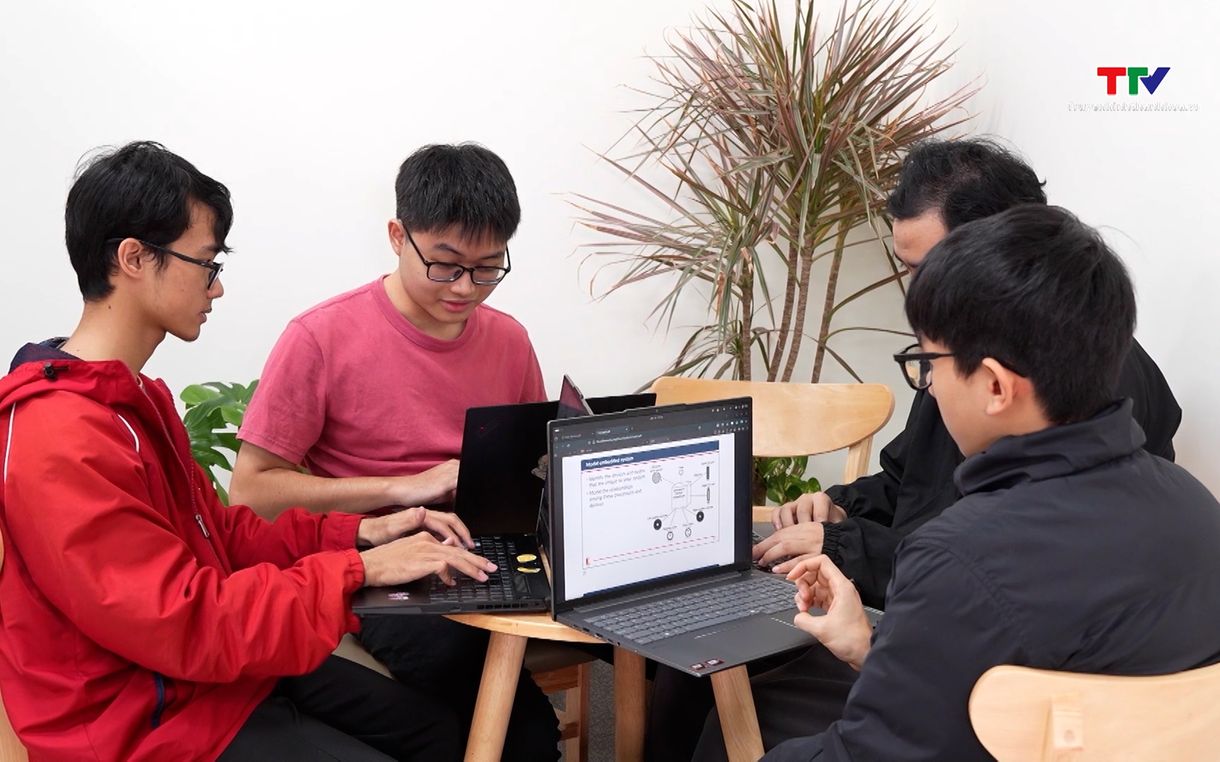 Đam m&ecirc; khoa học v&agrave; đ&agrave;o tạo thế hệ trẻ