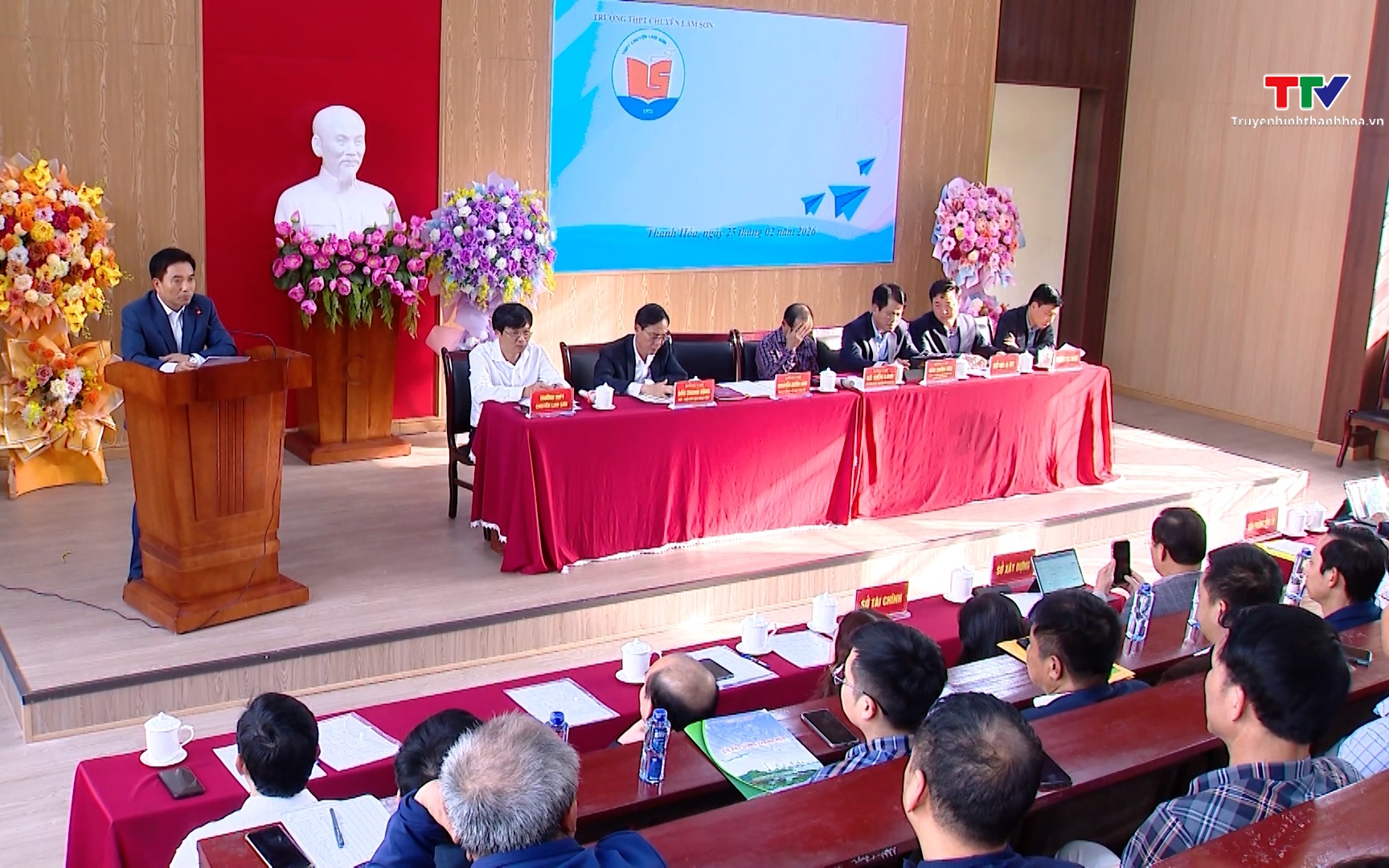 Phấn đấu đưa trường THPT chuy&ecirc;n Lam Sơn trở th&agrave;nh biểu tượng về gi&aacute;o dục mũi nhọn