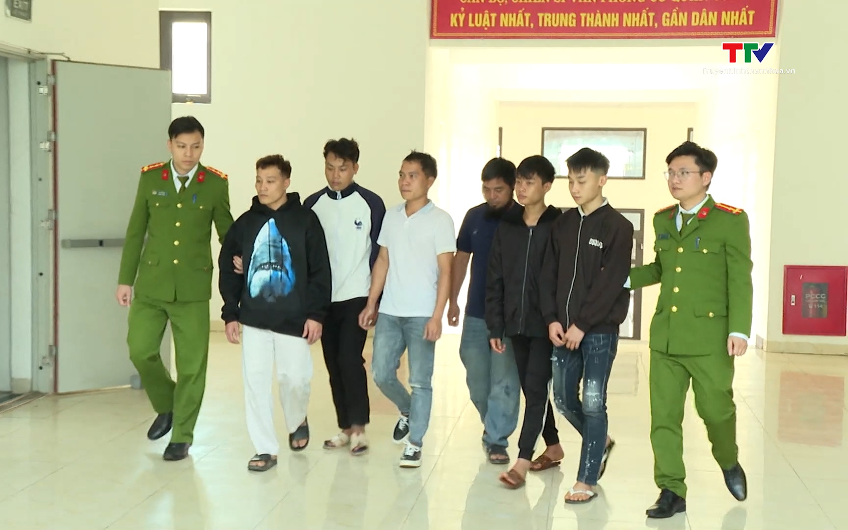 Xử l&yacute; nh&oacute;m đối tượng tung tin bịa đặt về lực lượng C&ocirc;ng an nhằm tho&aacute;t tội