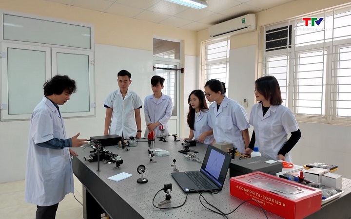 Khơi thông dòng vốn cho khoa học công nghệ - Ảnh 1. Khẩn trương triển khai các nhiệm vụ đột phá phát triển khoa học, công nghệ và chuyển đổi số