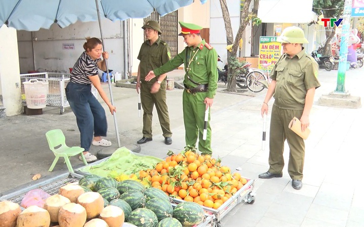 C&ocirc;ng an x&atilde; Y&ecirc;n Định, đảm bảo h&agrave;nh lang giao th&ocirc;ng sau Tết