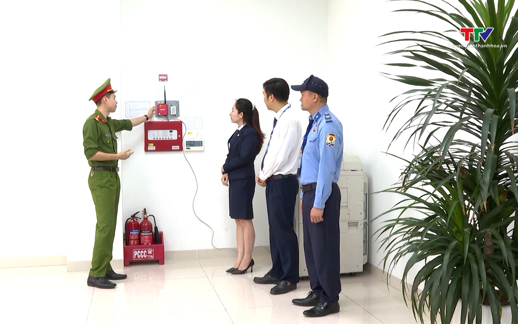 Thanh H&oacute;a k&iacute;ch hoạt l&aacute; chắn số cho ph&ograve;ng ch&aacute;y, chữa ch&aacute;y