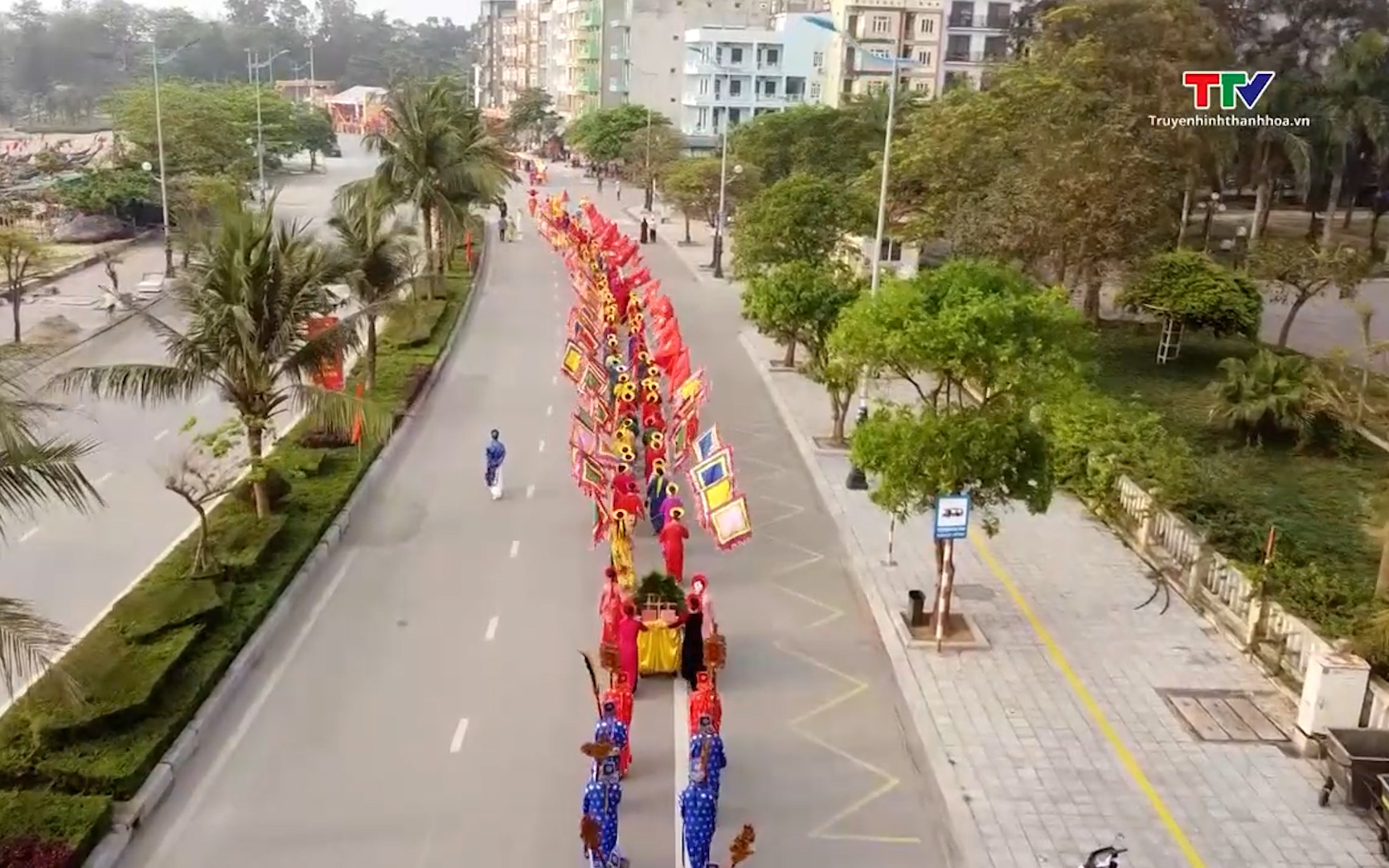 Biển m&ugrave;a lễ hội