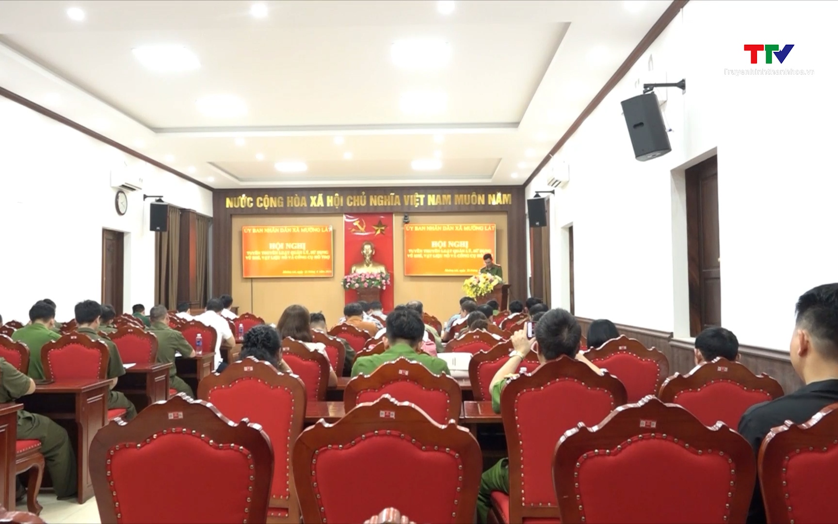 Tuy&ecirc;n truyền về quản l&yacute;, sử dụng vũ kh&iacute;, vật liệu nổ v&agrave; c&ocirc;ng cụ hỗ trợ