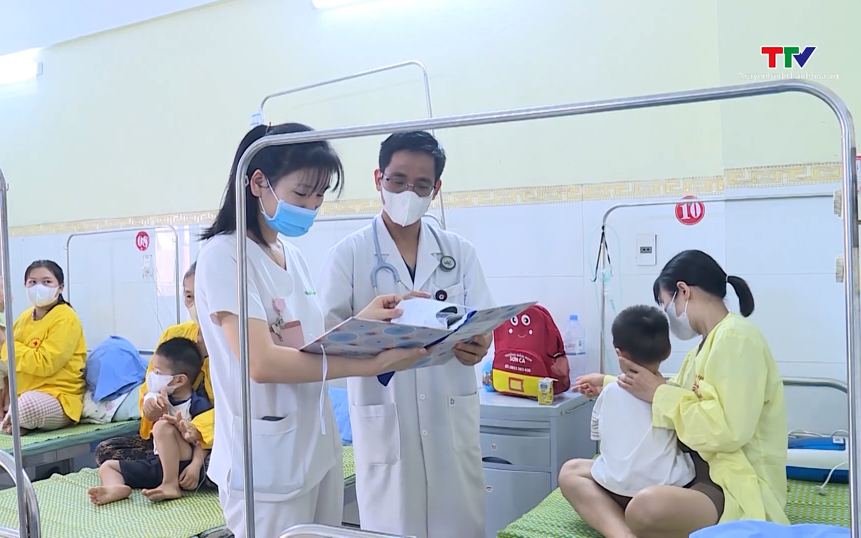 Kiểm so&aacute;t l&acirc;y nhiễm bệnh tay ch&acirc;n miệng tại c&aacute;c cơ sở kh&aacute;m chữa bệnh