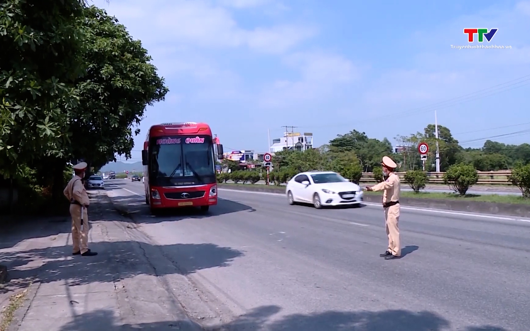 Bảo đảm an to&agrave;n giao th&ocirc;ng dịp Lễ Giỗ Tổ H&ugrave;ng Vương v&agrave; 30/4 - 1/5