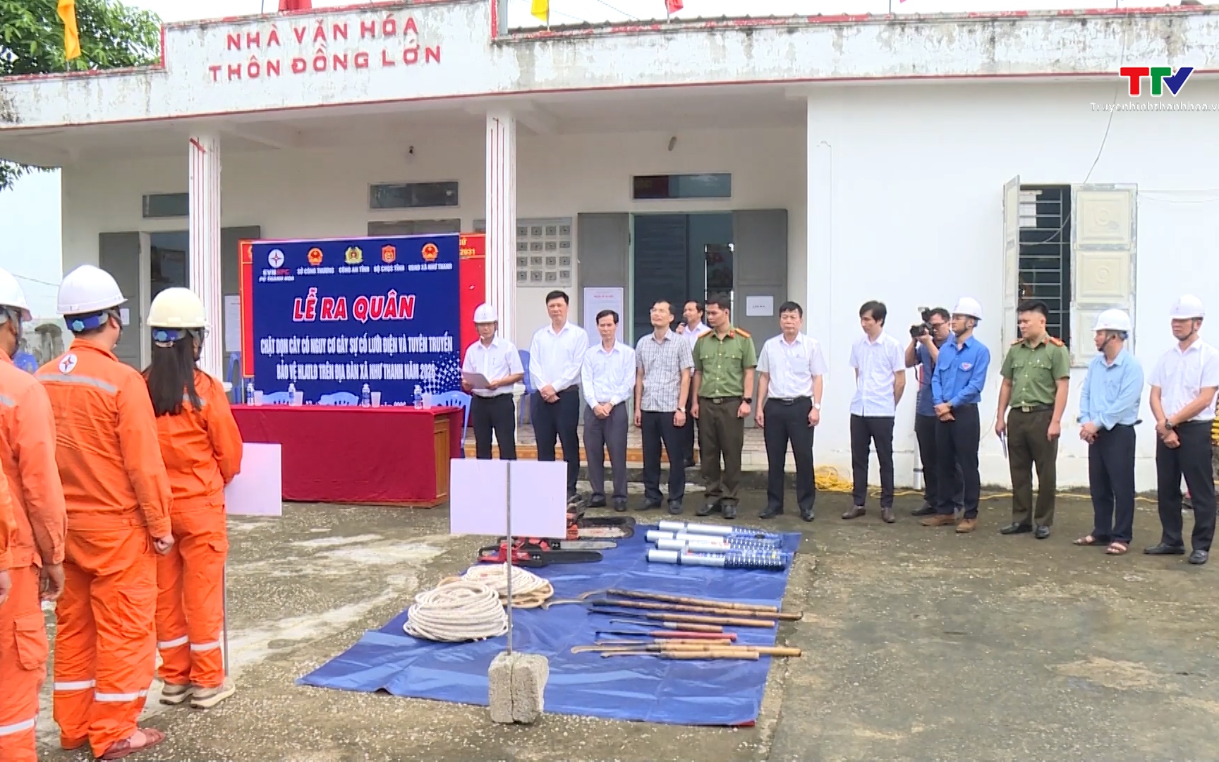 Ra qu&acirc;n giải ph&oacute;ng h&agrave;nh lang đảm bảo an to&agrave;n lưới điện 