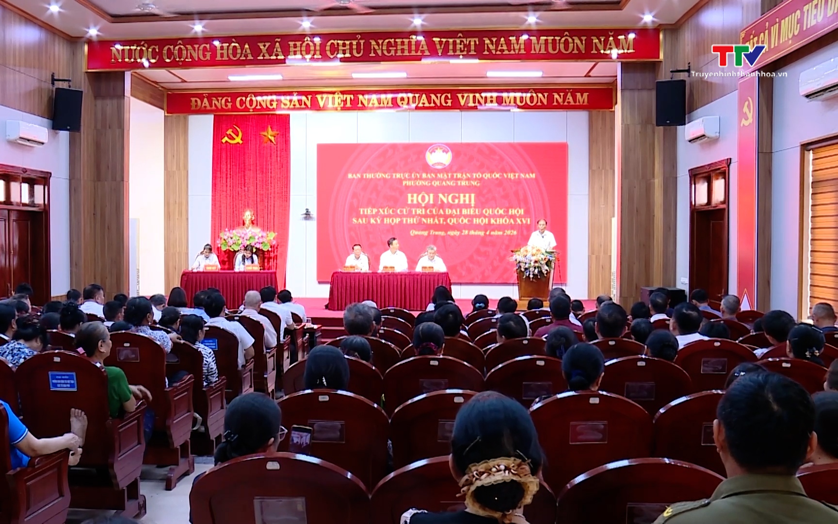 Đo&agrave;n ĐBQH tỉnh Thanh Ho&aacute; tiếp x&uacute;c cử tri x&atilde; Ba Đ&igrave;nh v&agrave; phường Quang Trung  