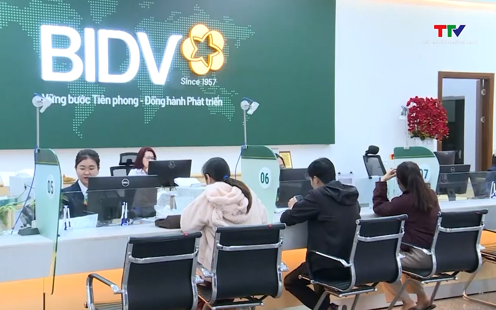 L&atilde;i suất gửi tiết kiệm tiếp tục tăng