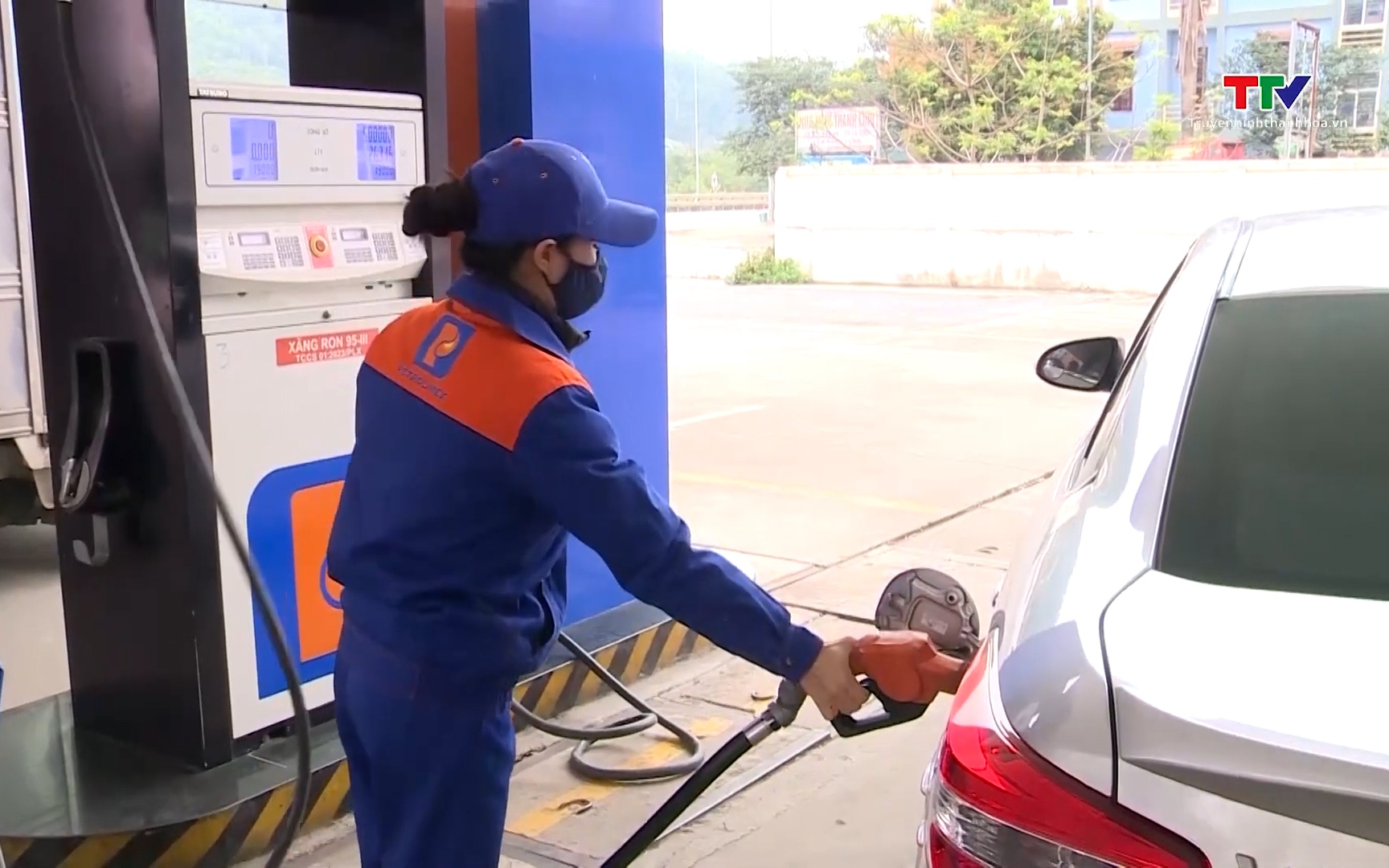 Đề xuất quy định cụ thể về chi tạm ứng cho Quỹ b&igrave;nh ổn gi&aacute; xăng dầu